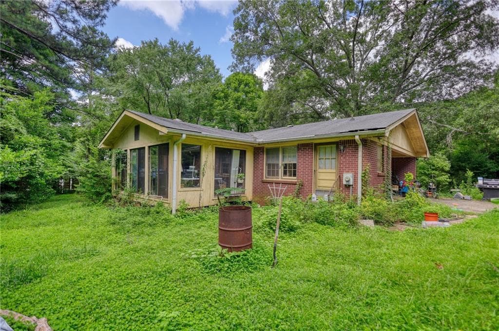 3 bedroom, 2 bathroom, 3,766 sq ft single family residence under contract at 1332 Turner Road, Lilburn, GA 30047 — photo 3
