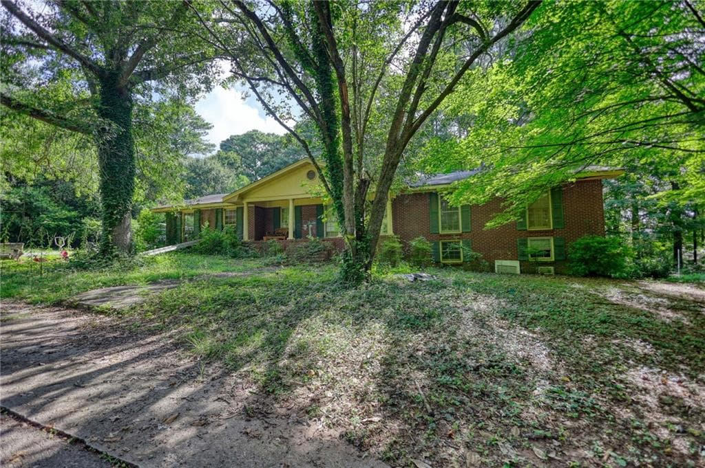 3 bedroom, 2 bathroom, 3,766 sq ft single family residence under contract at 1332 Turner Road, Lilburn, GA 30047 — photo 7