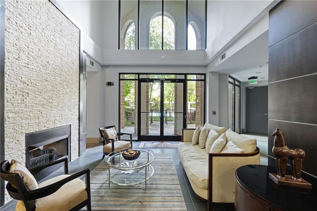 2 bedroom, 2 bathroom, 1,411 sq ft condominium for sale at 3621 Vinings Slope 1336, Atlanta, GA 30339 — photo 5