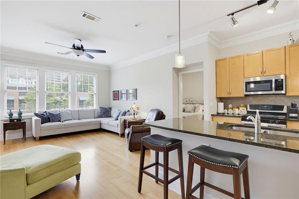 2 bedroom, 2 bathroom, 1,411 sq ft condominium for sale at 3621 Vinings Slope 1336, Atlanta, GA 30339 — photo 7
