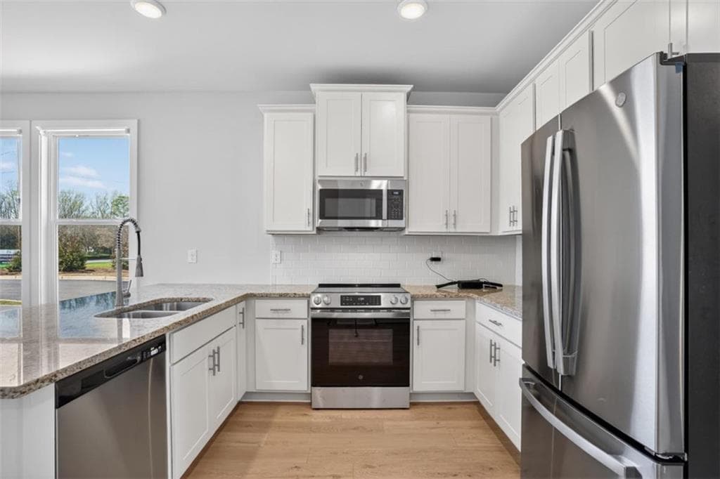 2 bedroom, 2 bathroom, 1,200 sq ft single family residence for sale at 110 Bartow Street, Fayetteville, GA 30214 — photo 6