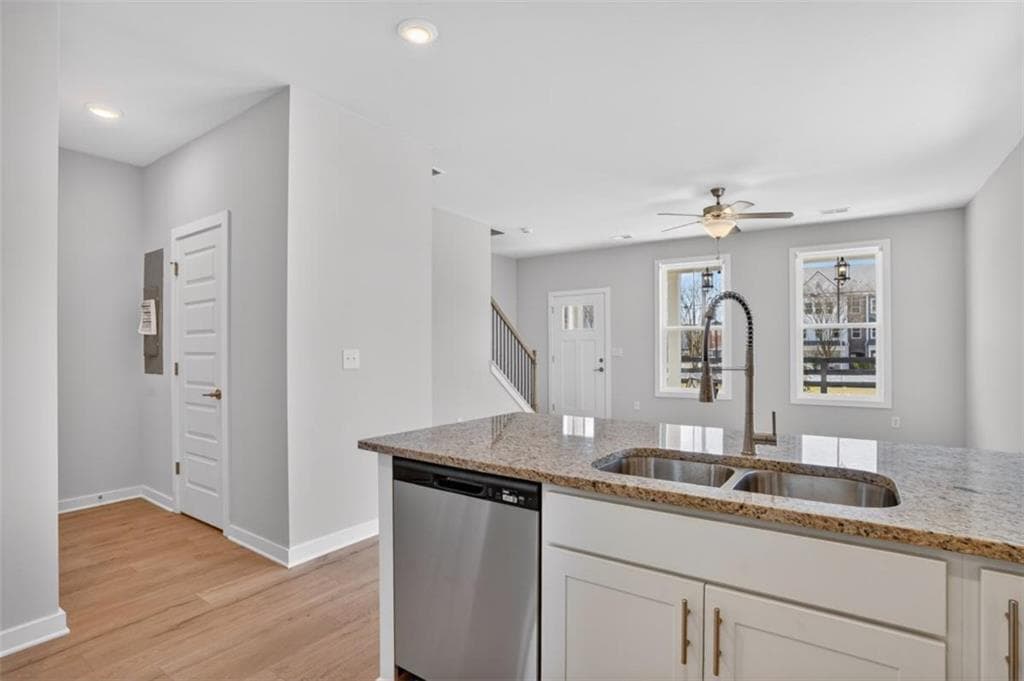 2 bedroom, 2 bathroom, 1,200 sq ft single family residence for sale at 110 Bartow Street, Fayetteville, GA 30214 — photo 8