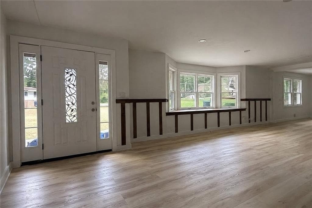 5 bedroom, 3 bathroom, 1,899 sq ft single family residence under contract at 3042 Peek Road, Atlanta, GA 30318 — photo 4