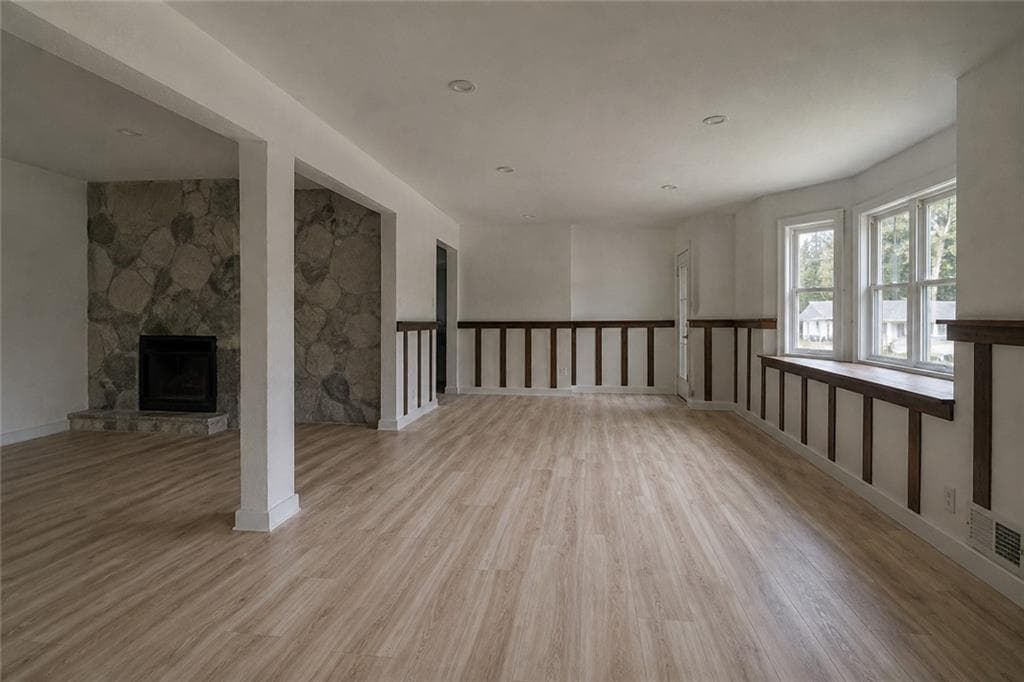 5 bedroom, 3 bathroom, 1,899 sq ft single family residence under contract at 3042 Peek Road, Atlanta, GA 30318 — photo 7