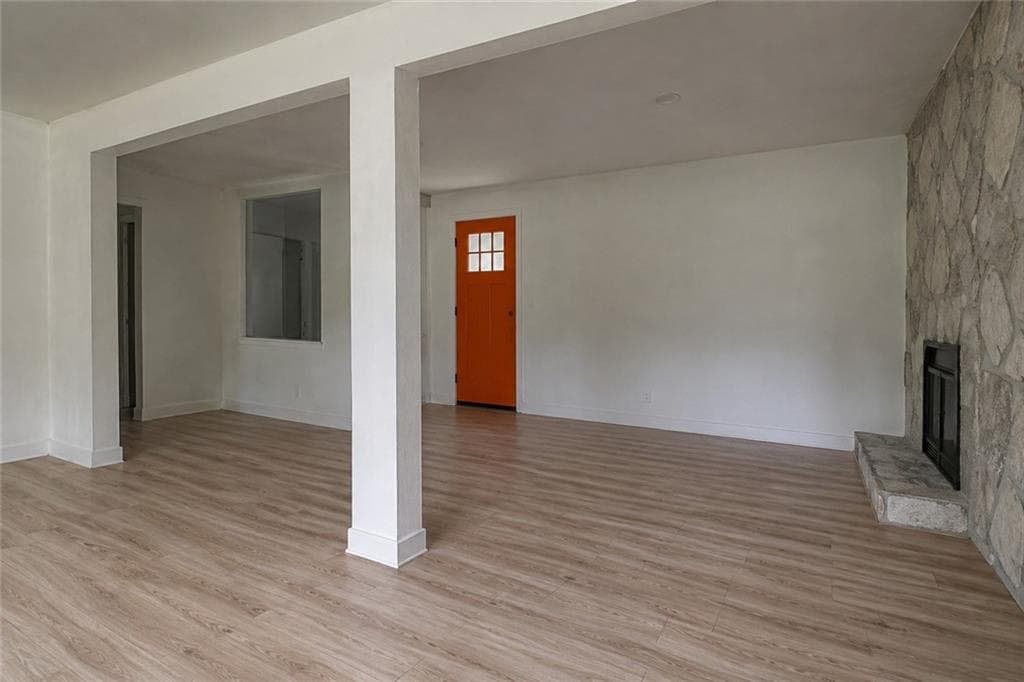 5 bedroom, 3 bathroom, 1,899 sq ft single family residence under contract at 3042 Peek Road, Atlanta, GA 30318 — photo 8