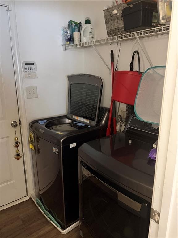 3 bedroom, 3 bathroom, 1,974 sq ft townhouse for sale at 1631 Gardner Park Court, Lawrenceville, GA 30043 — photo 3
