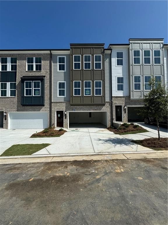 3 bedroom, 4 bathroom, 2,425 sq ft single family residence for rent at 1409 Creekside Circle, Atlanta, GA 30318 for $2,950 a month — photo 1 of 20