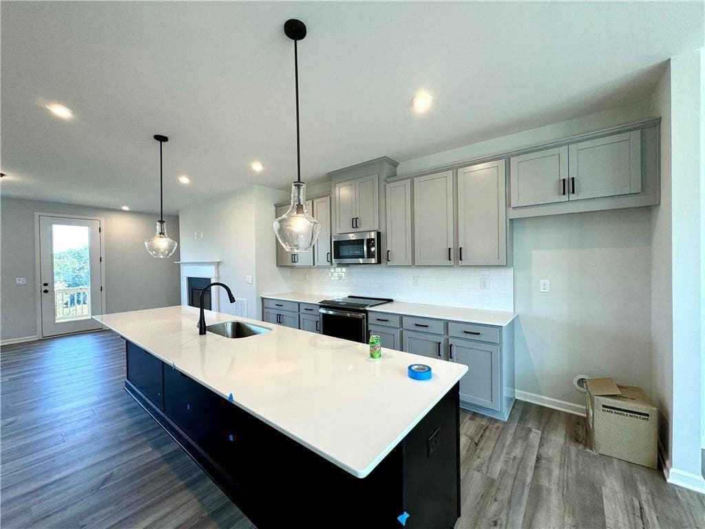 3 bedroom, 4 bathroom, 2,425 sq ft single family residence for rent at 1409 Creekside Circle, Atlanta, GA 30318 for $2,950 a month — photo 3