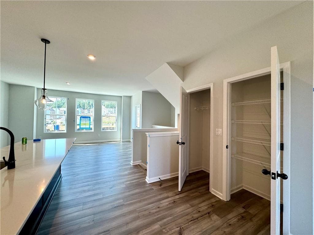 3 bedroom, 4 bathroom, 2,425 sq ft single family residence for rent at 1409 Creekside Circle, Atlanta, GA 30318 for $2,950 a month — photo 5