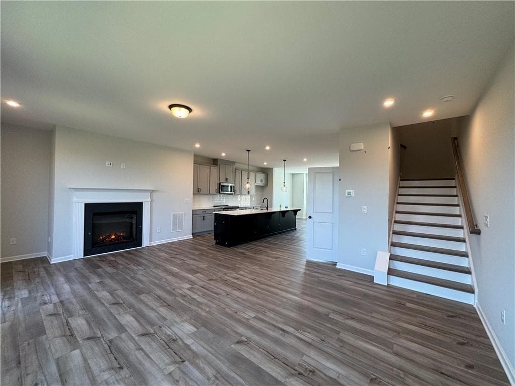 3 bedroom, 4 bathroom, 2,425 sq ft single family residence for rent at 1409 Creekside Circle, Atlanta, GA 30318 for $2,950 a month — photo 7