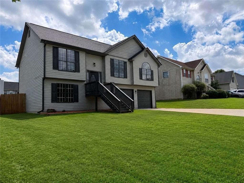 5 bedroom, 3 bathroom, 2,336 sq ft single family residence under contract at 4031 Imperial Lane, Mcdonough, GA 30253