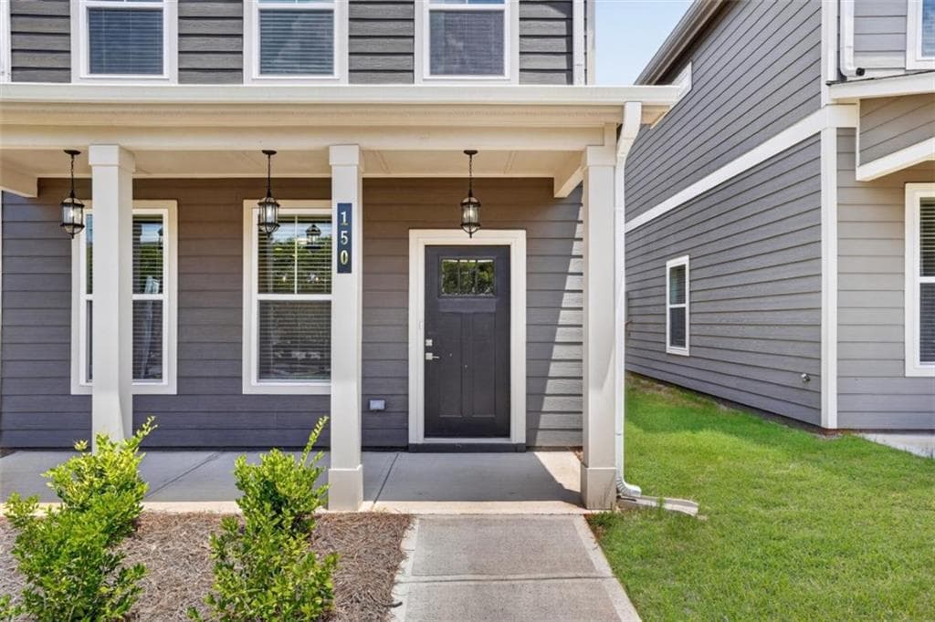 2 bedroom, 2 bathroom, 1,200 sq ft single family residence for sale at 150 Bartow Street, Fayetteville, GA 30214 — photo 2