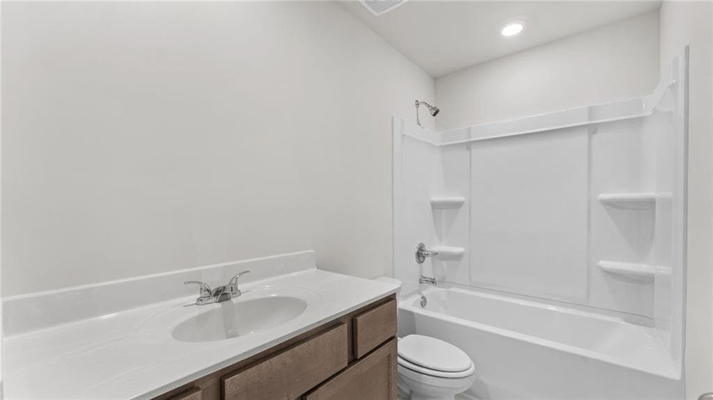 3 bedroom, 3 bathroom, 1,937 sq ft single family residence for sale at 5245 Gainesville Street, Flowery Branch, GA 30542 — photo 8