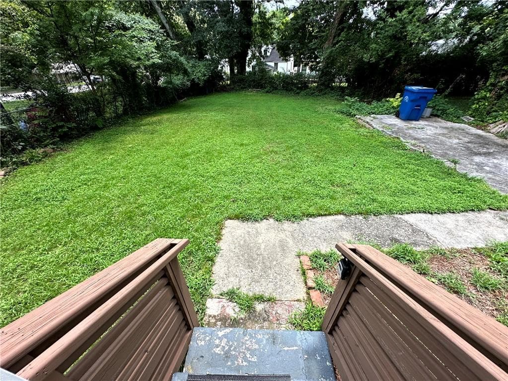 3 bedroom, 2 bathroom, 1,179 sq ft single family residence for sale at 1082 Mayson Turner Road, Atlanta, GA 30314 — photo 5