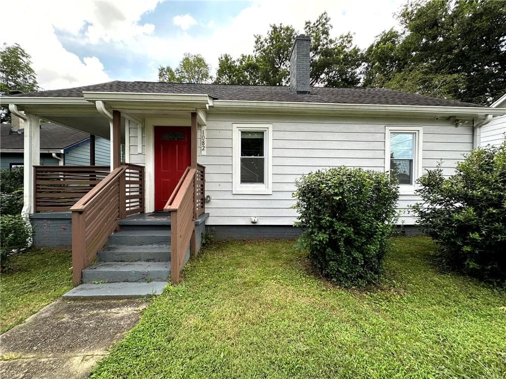 3 bedroom, 2 bathroom, 1,179 sq ft single family residence for sale at 1082 Mayson Turner Road, Atlanta, GA 30314 — photo 6