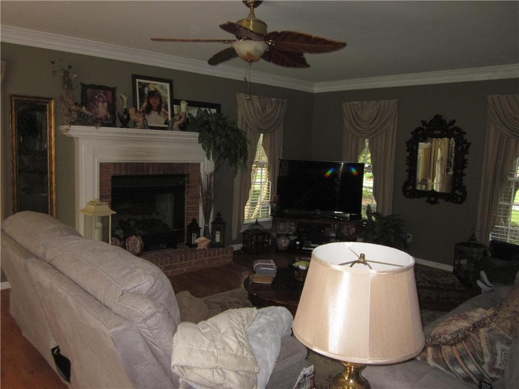 4 bedroom, 3 bathroom, 2,456 sq ft single family residence for sale at 2150 Overland Way, Powder Springs, GA 30127 — photo 3