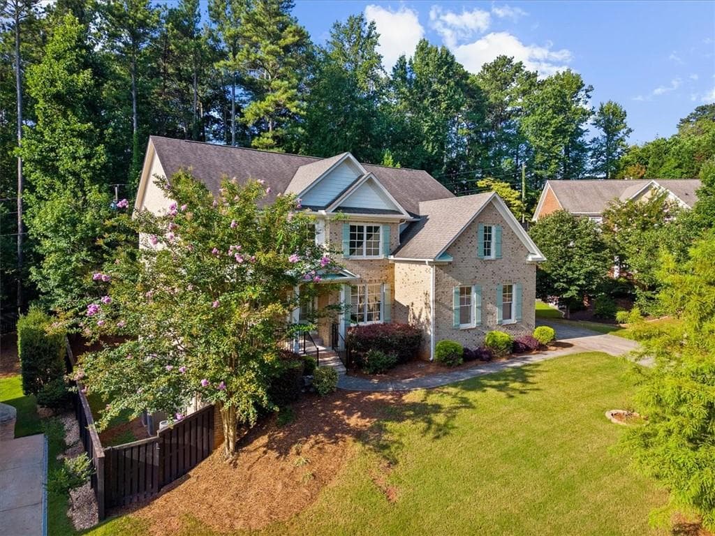6 bedroom, 4 bathroom, 4,894 sq ft single family residence for sale at 2217 Birchtree Way, Marietta, GA 30062 — photo 4