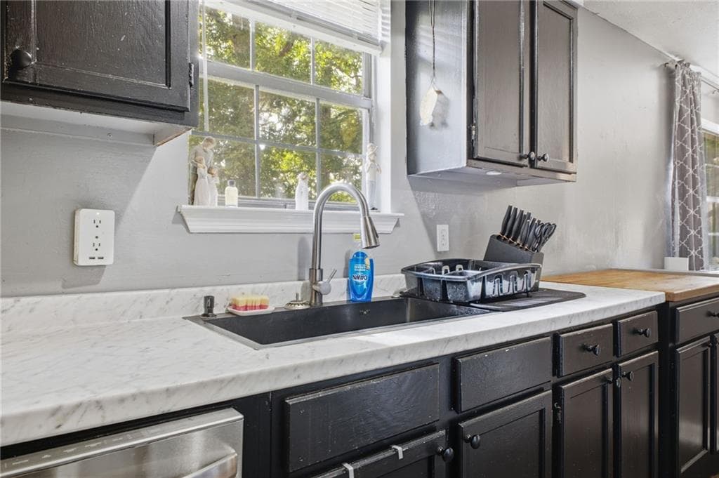 5 bedroom, 3 bathroom, 1,916 sq ft single family residence for sale at 379 Bozeman Road, White, GA 30184 — photo 6