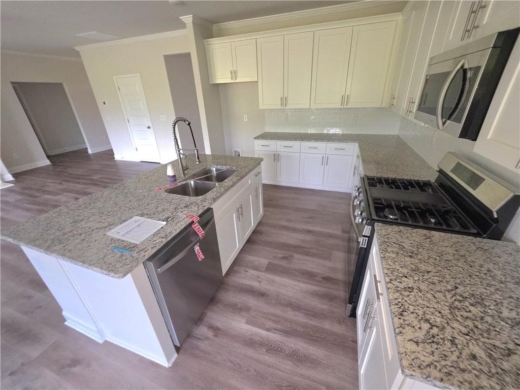 3 bedroom, 2 bathroom, 2,365 sq ft single family residence under contract at 1092 Sunny Valley Lane, Braselton, GA 30517 — photo 3