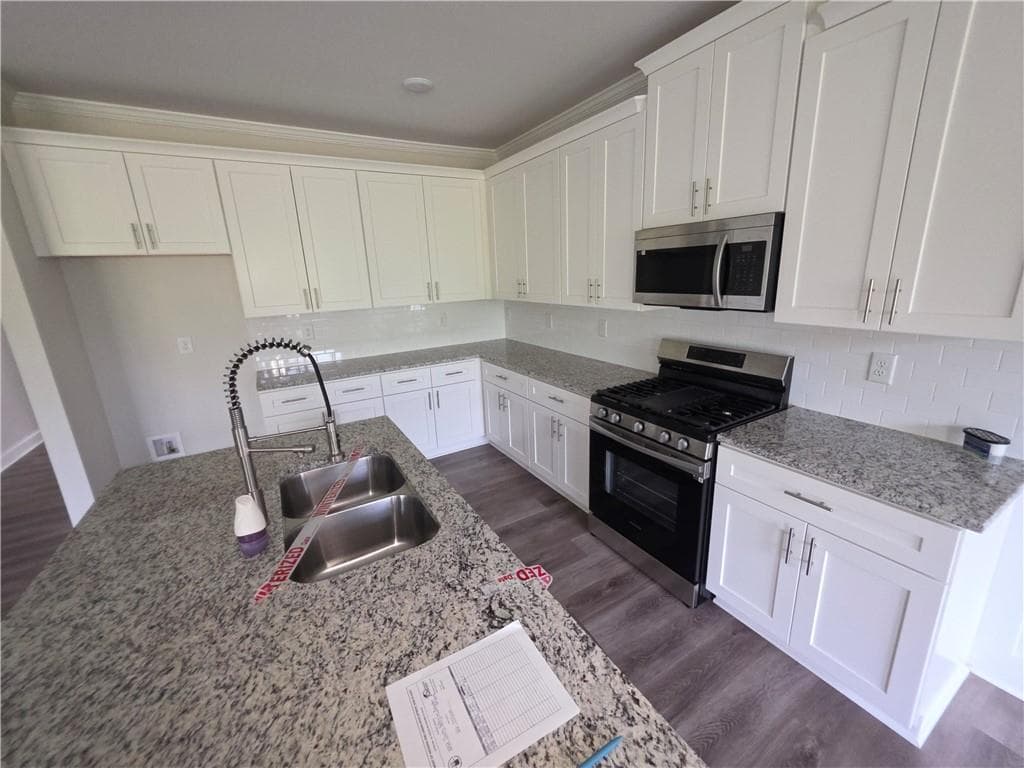 3 bedroom, 2 bathroom, 2,365 sq ft single family residence under contract at 1092 Sunny Valley Lane, Braselton, GA 30517 — photo 4
