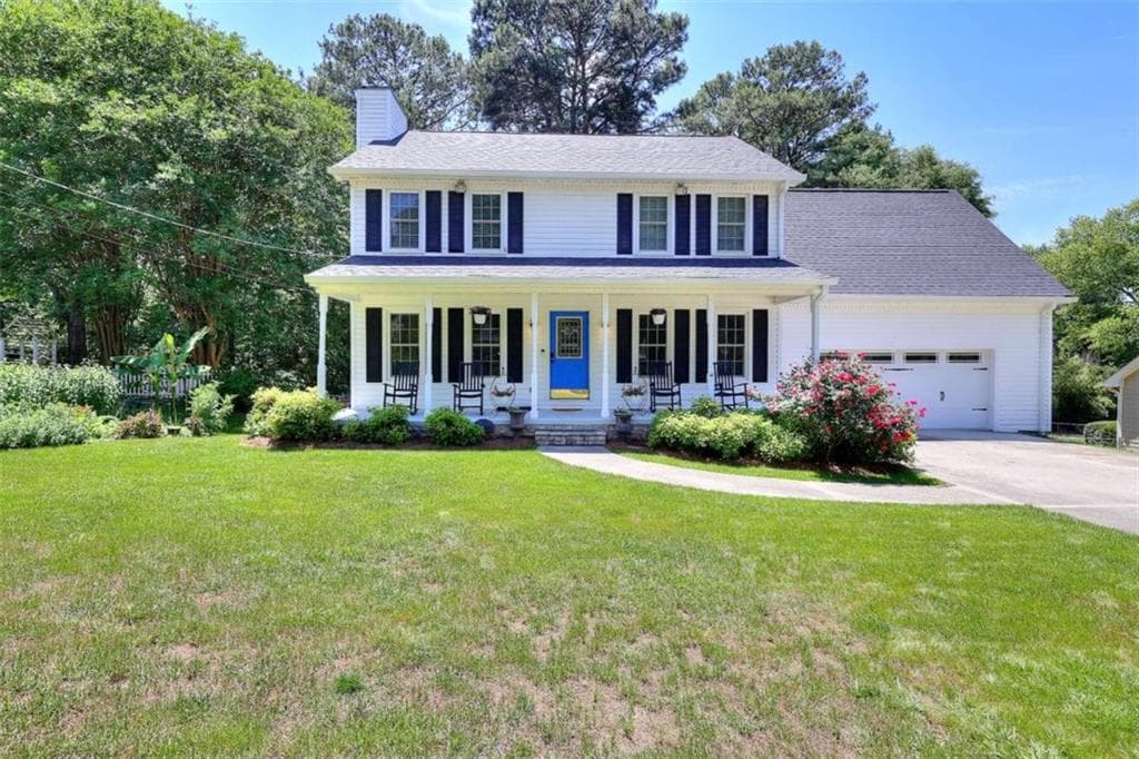 4 bedroom, 3 bathroom, 2,592 sq ft single family residence for sale at 1961 Shoreline Trace, Grayson, GA 30017