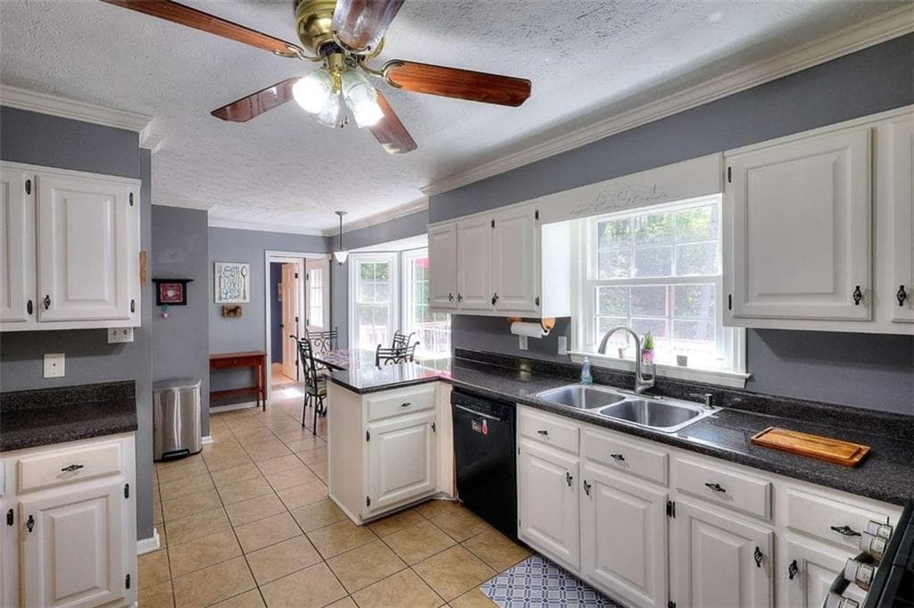 4 bedroom, 3 bathroom, 2,592 sq ft single family residence for sale at 1961 Shoreline Trace, Grayson, GA 30017 — photo 5