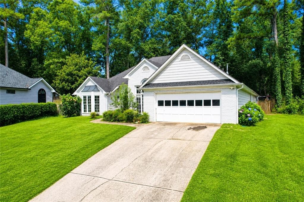 3 bedroom, 2 bathroom, 2,118 sq ft single family residence under contract at 1450 Stampmill Way, Lawrenceville, GA 30043 — photo 2