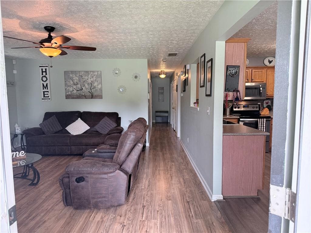 3 bedroom, 2 bathroom, 1,480 sq ft single family residence for sale at 120 Pleasant Hills Drive, Covington, GA 30016 — photo 7