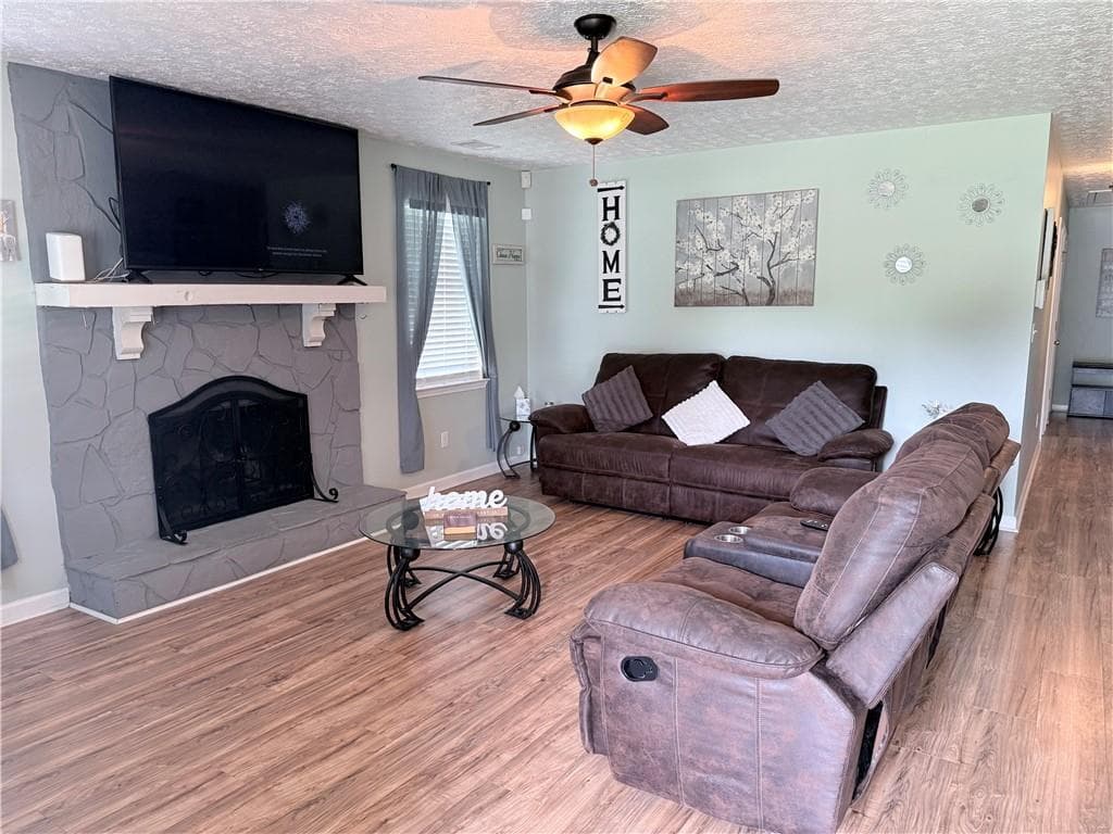 3 bedroom, 2 bathroom, 1,480 sq ft single family residence for sale at 120 Pleasant Hills Drive, Covington, GA 30016 — photo 8