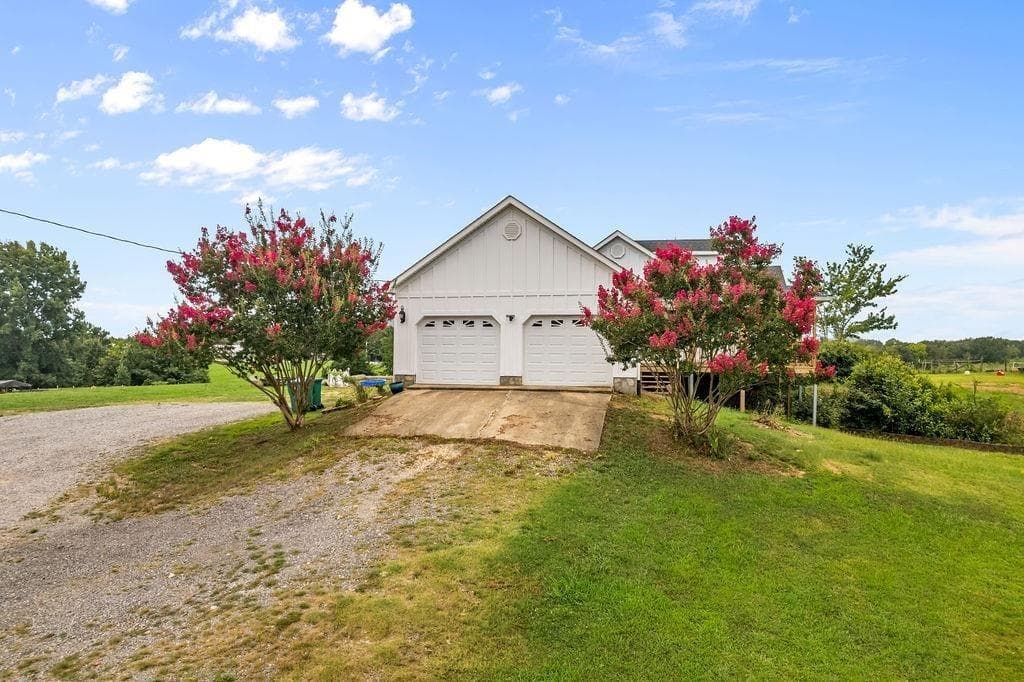 9 bedroom, 5 bathroom, 3,342 sq ft single family residence for sale at 7800 County Road 19, Piedmont, AL 36272 — photo 5