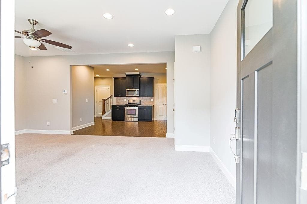 3 bedroom, 3 bathroom, 1,156 sq ft townhouse for rent at 1963 Summit Trace, Atlanta, GA 30318 for $2,795 a month — photo 3