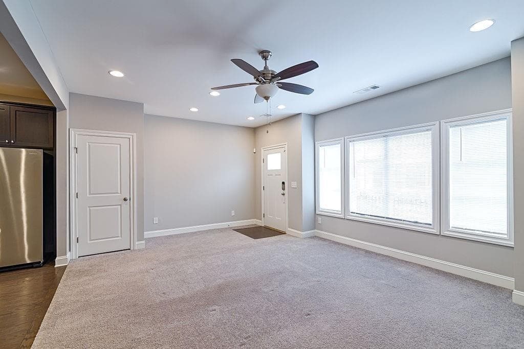 3 bedroom, 3 bathroom, 1,156 sq ft townhouse for rent at 1963 Summit Trace, Atlanta, GA 30318 for $2,795 a month — photo 4