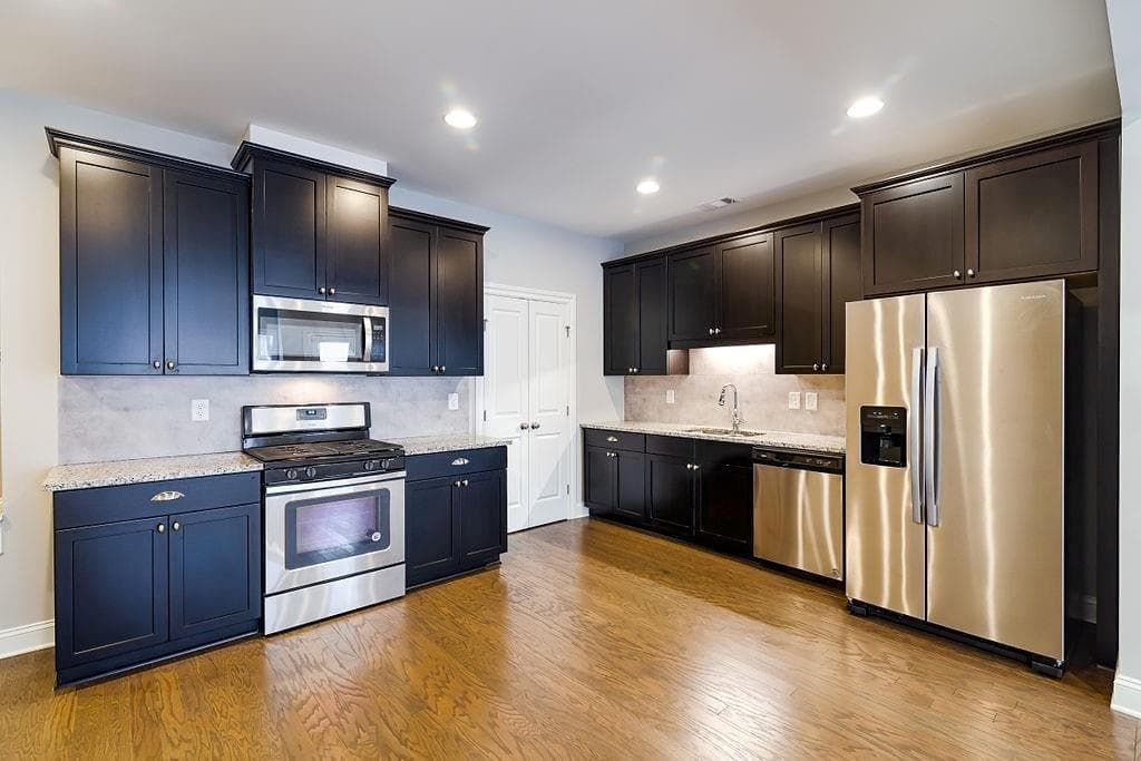 3 bedroom, 3 bathroom, 1,156 sq ft townhouse for rent at 1963 Summit Trace, Atlanta, GA 30318 for $2,795 a month — photo 6