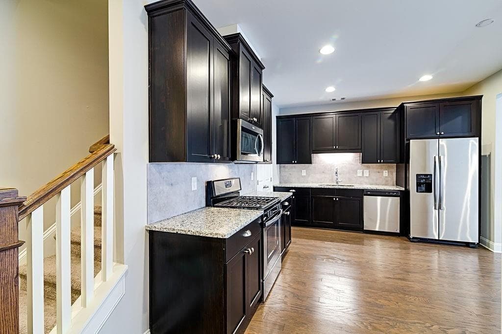 3 bedroom, 3 bathroom, 1,156 sq ft townhouse for rent at 1963 Summit Trace, Atlanta, GA 30318 for $2,795 a month — photo 7