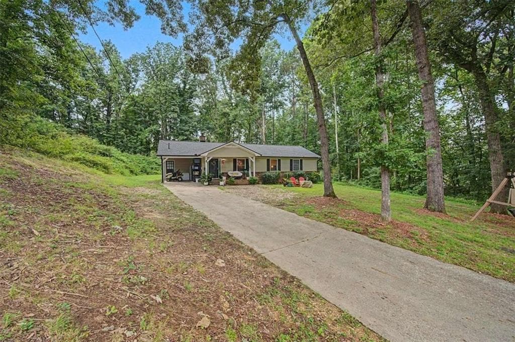 3 bedroom, 2 bathroom, 1,217 sq ft single family residence under contract at 4 Shadowood Court, Silver Creek, GA 30173 — photo 4
