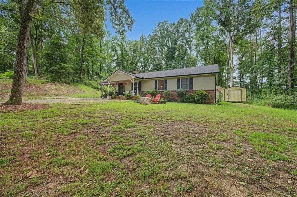 3 bedroom, 2 bathroom, 1,217 sq ft single family residence under contract at 4 Shadowood Court, Silver Creek, GA 30173 — photo 5