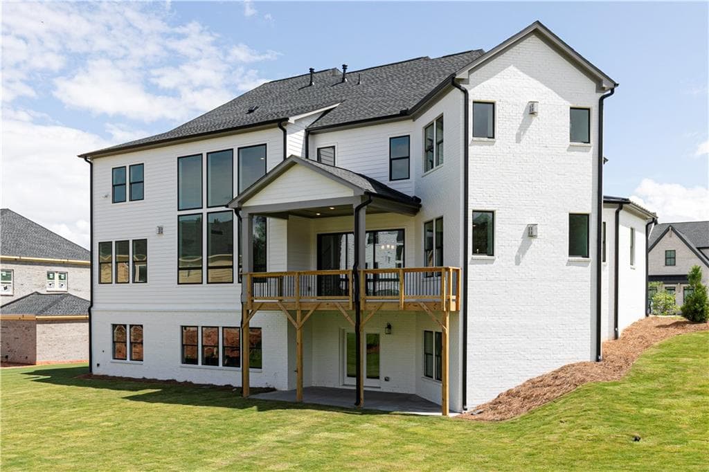 5 bedroom, 6 bathroom, 4,743 sq ft single family residence for sale at 1621 Ledgestone Way, Lawrenceville, GA 30043 — photo 4