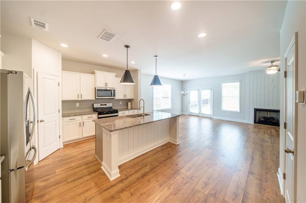 3 bedroom, 3 bathroom, 1,843 sq ft townhouse for rent at 5120 Hillington Way, Sugar Hill, GA 30518 for $2,400 a month — photo 7