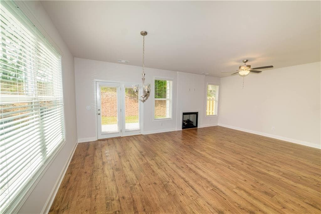 3 bedroom, 3 bathroom, 1,843 sq ft townhouse for rent at 5120 Hillington Way, Sugar Hill, GA 30518 for $2,400 a month — photo 4