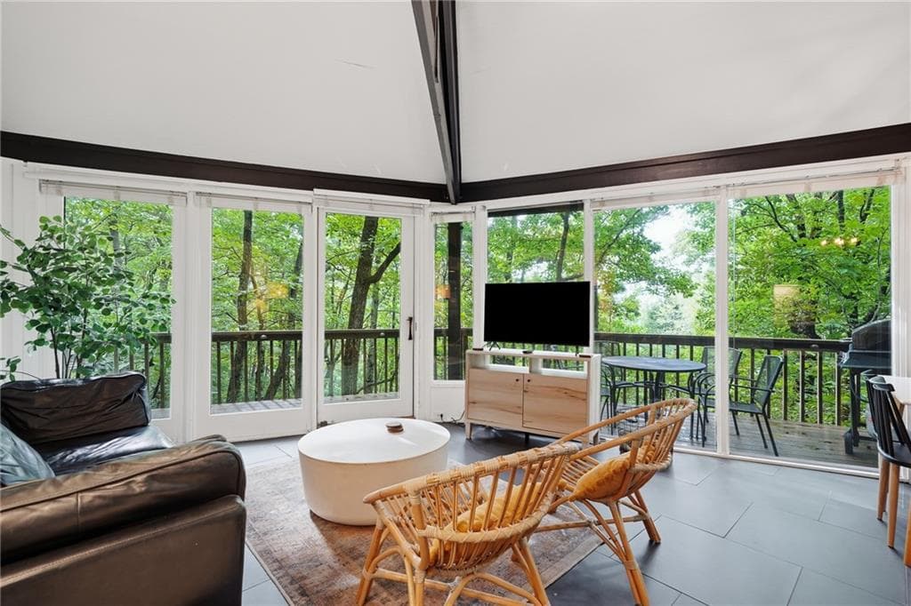 2 bedroom, 2 bathroom, 1,339 sq ft single family residence for sale at 208 Treetopper Circle, Jasper, GA 30143 — photo 7