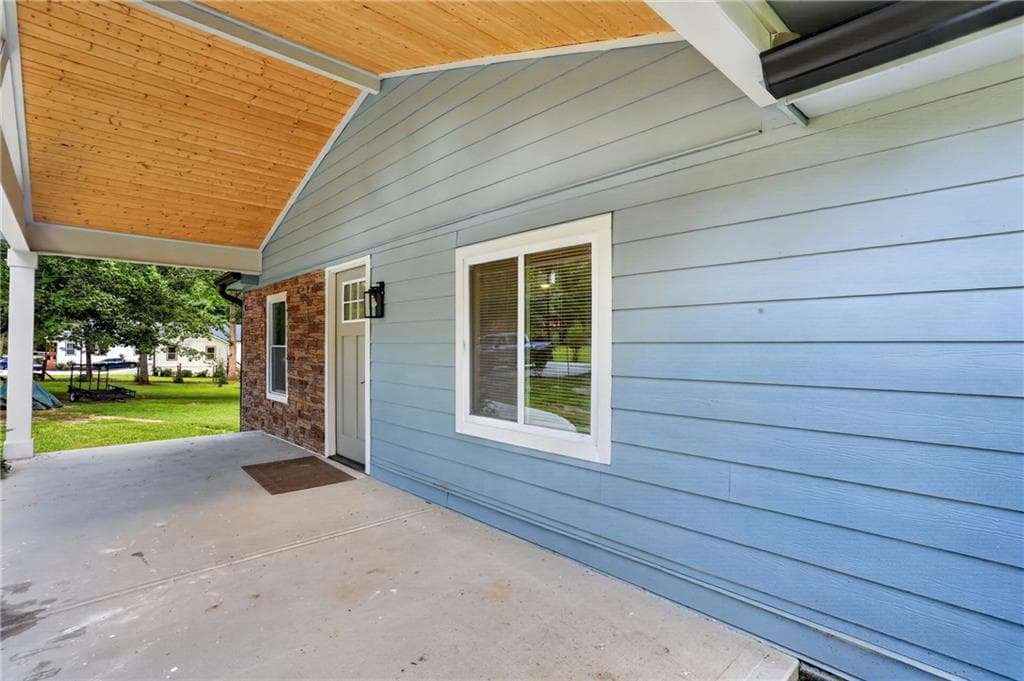 2 bedroom, 1 bathroom, 1,204 sq ft single family residence for sale at 1374 Shangrila Circle, Riverdale, GA 30296 — photo 3