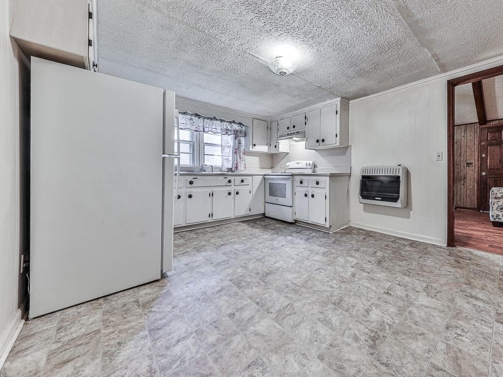 2 bedroom, 1 bathroom, 896 sq ft single family residence for sale at 368 Bart Manous Road, Canton, GA 30115 — photo 10