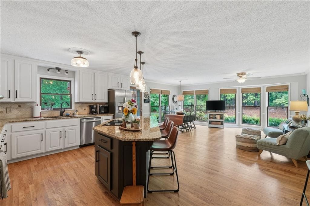 5 bedroom, 5 bathroom, 3,485 sq ft single family residence for sale at 659 Hidden Branches Trail, Canton, GA 30115 — photo 7