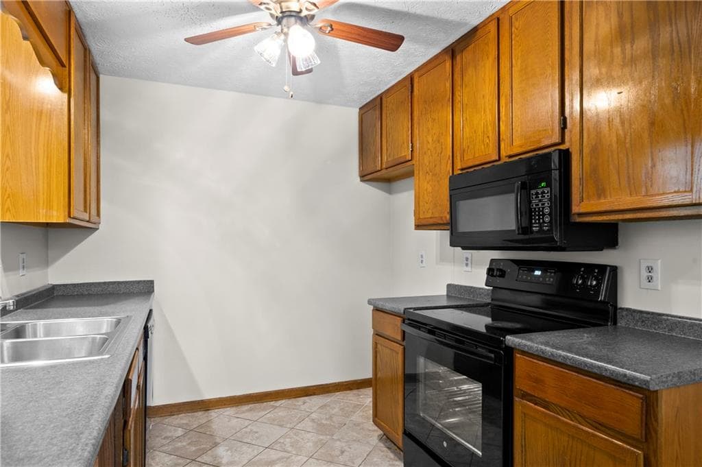 3 bedroom, 2 bathroom, 1,946 sq ft single family residence for rent at 5405 Iris Drive, Mableton, GA 30126 for $1,900 a month — photo 7