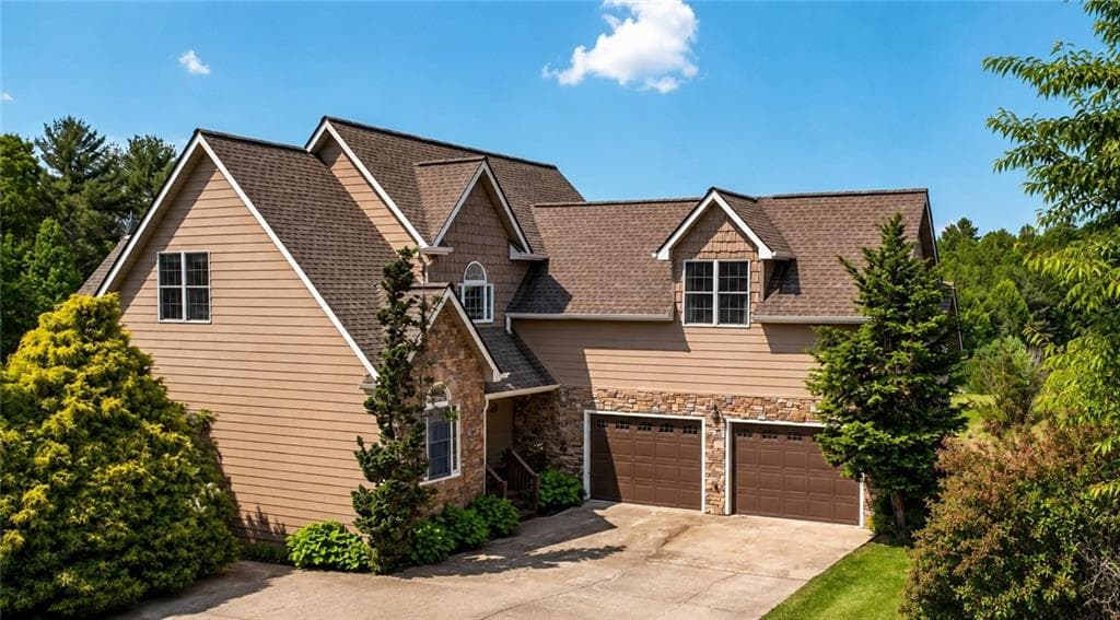 4 bedroom, 3 bathroom, 3,300 sq ft single family residence for sale at 100 Pond Overlook Lane, Morganton, GA 30560 — photo 2