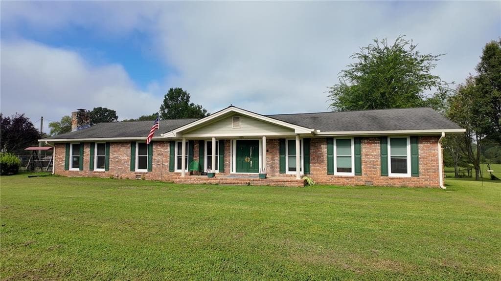 3 bedroom, 2 bathroom, 3,200 sq ft single family residence for sale at 12621 Highway 142, Oxford, GA 30054