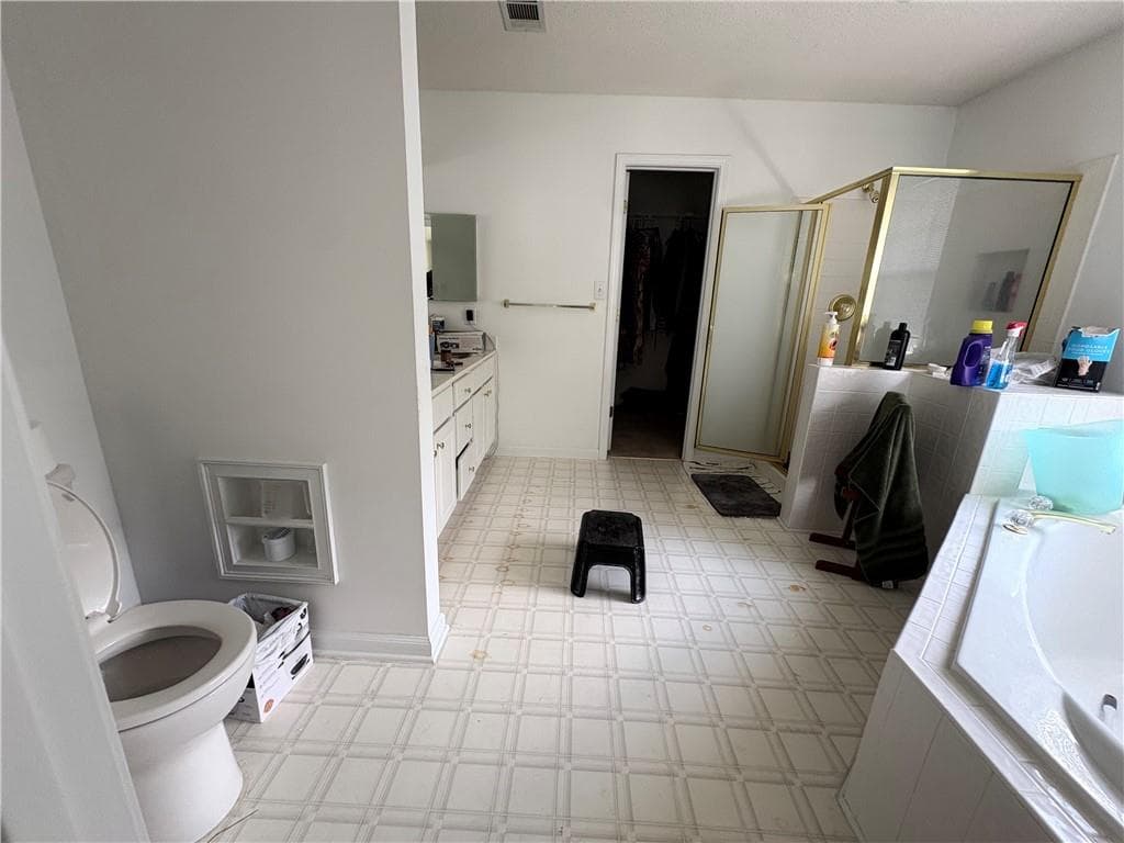 4 bedroom, 3 bathroom, 2,497 sq ft single family residence for sale at 1667 Rolling Stone Drive, Lithonia, GA 30058 — photo 6