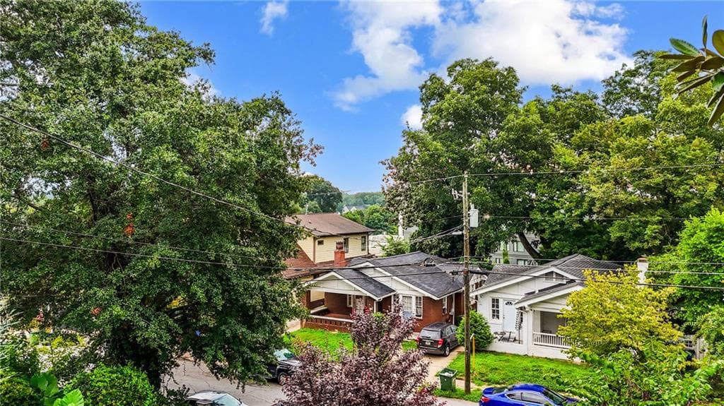 4 bedroom, 4 bathroom, 2,352 sq ft single family residence for sale at 672 Kennesaw Avenue, Atlanta, GA 30308 — photo 5