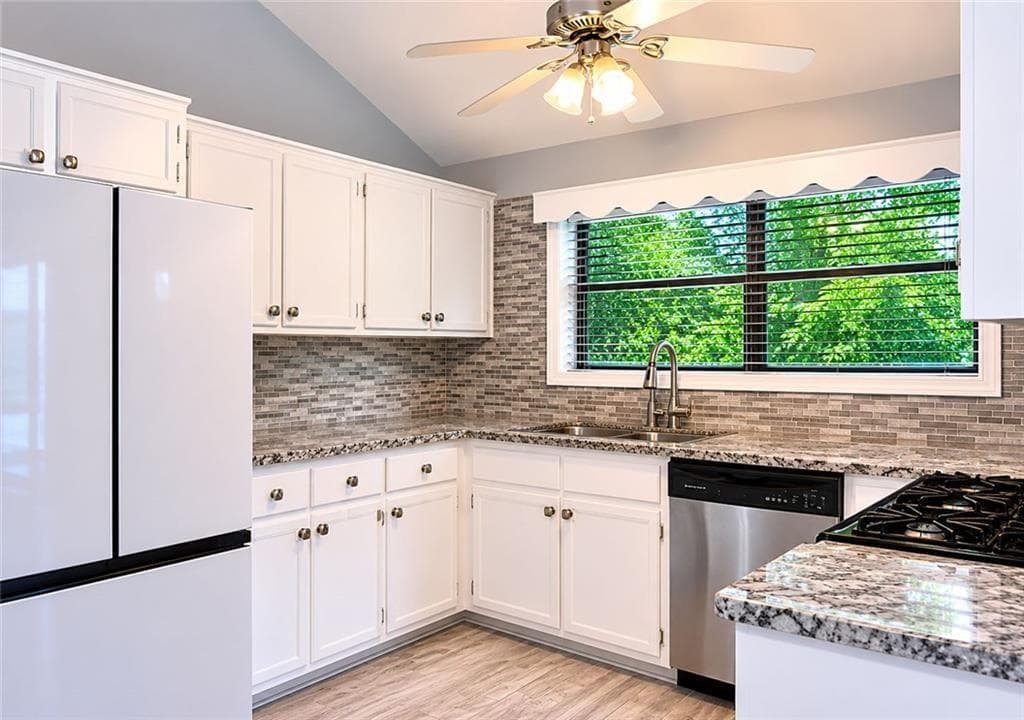 4 bedroom, 3 bathroom, 1,024 sq ft single family residence for sale at 4090 WELCOME ALL Terrace, Atlanta, GA 30349 — photo 9