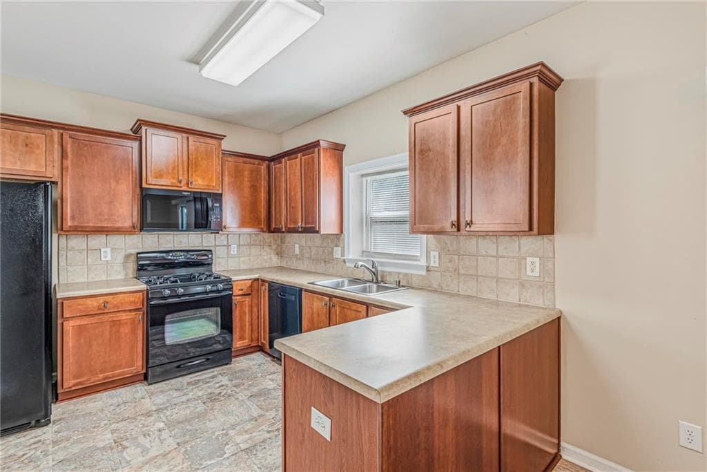 4 bedroom, 3 bathroom, 2,554 sq ft single family residence for rent at 1807 Preserve Creek, Loganville, GA 30052 for $2,400 a month — photo 7